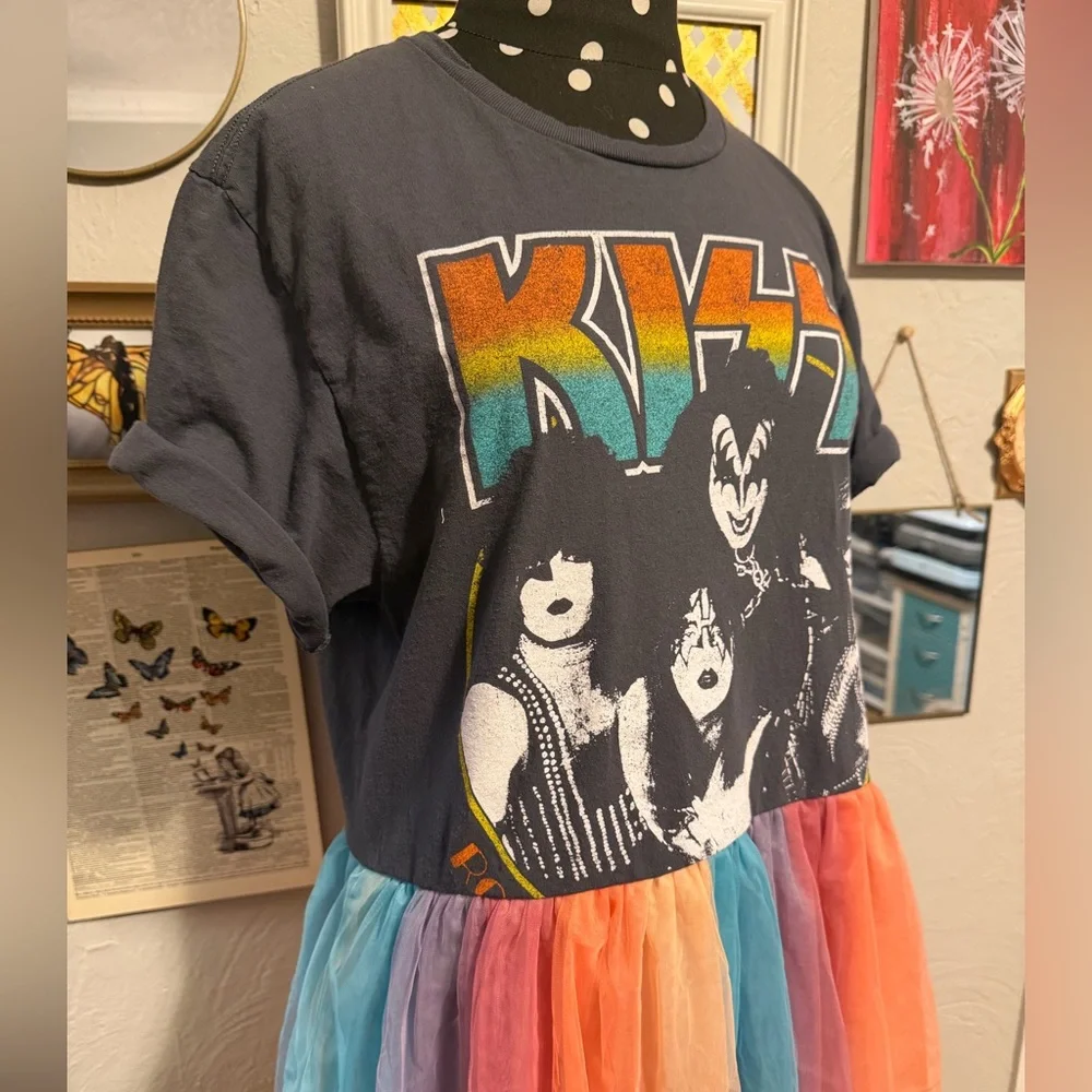 KISS Edition! Band tee to midi! 🎸The Remix Collection 🥁 - Picture 3 of 8